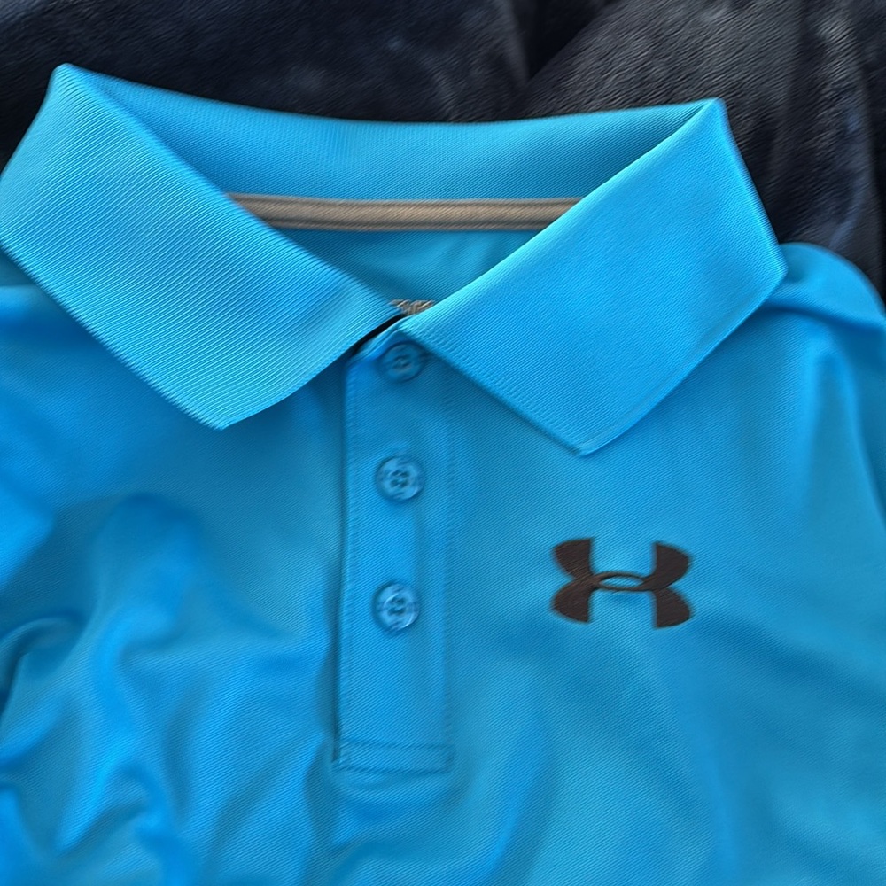 Boys xl Under Armour polo. EUC - Picture 4 of 4
